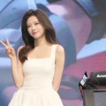 Nữ thần LPL lộ ảnh quá khứ, fan ngỡ ngàng dụi mắt không nhận ra 7 Nữ thần LPL lộ ảnh quá khứ, fan ngỡ ngàng dụi mắt không nhận ra screenshot252 17523436217791266695768 71 0 430 575 crop 17523888617741288556982png