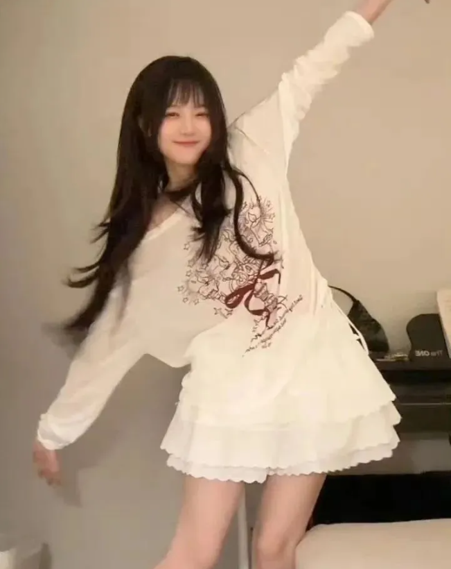 Nữ thần LPL lộ ảnh quá khứ, fan ngỡ ngàng dụi mắt không nhận ra- Ảnh 5.