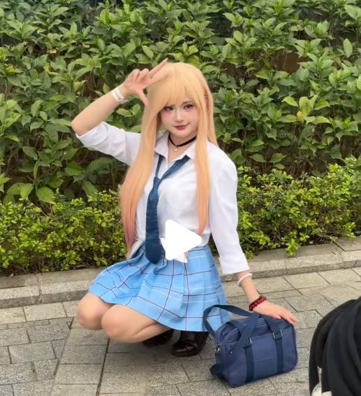 "Vợ nhà người ta" cosplay waifu của chồng khiến cộng đồng mạng xem xong chỉ biết ước screenshot291 17509962059961071800112 1751001513590 17510015139261524569077 1751005793779 17510057945851450943897