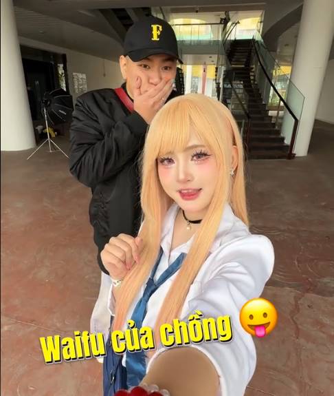 "Vợ nhà người ta" cosplay waifu của chồng khiến cộng đồng mạng xem xong chỉ biết ước screenshot292 1750996206037948343867 1751001515383 17510015154791721926671 1751005796461 17510057974971569802349