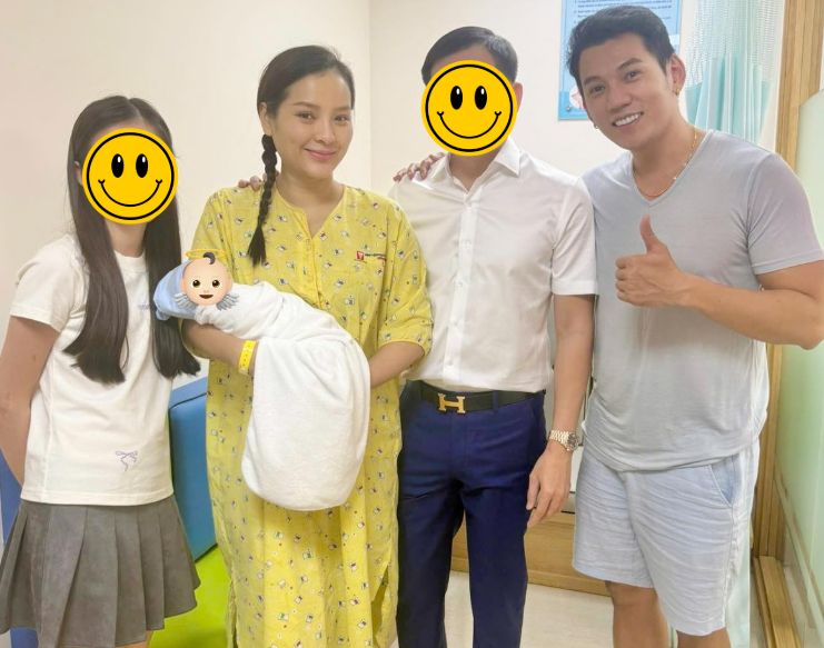 Sao nữ Vbiz hé lộ sự cố nguy hiểm khi sinh con thứ 3- Ảnh 2. Sao nữ Vbiz hé lộ sự cố nguy hiểm khi sinh con thứ 3- Ảnh 2.