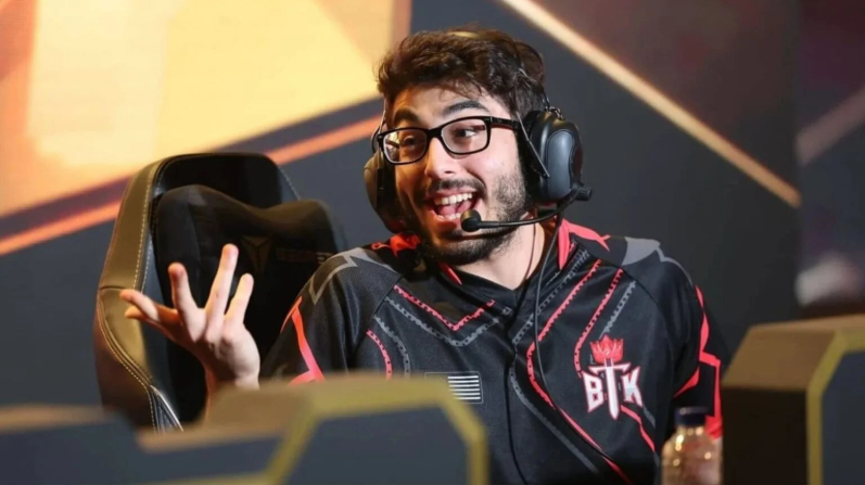 Đi xem giải của game đối thủ, 2 player của game