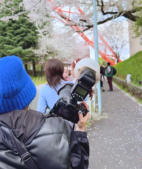 Cặp vợ chồng giàu nức tiếng Vbiz đi du hí Nhật Bản: Mang hẳn 10 vali hành lý, có ê-kíp hộ tống chụp hình- Ảnh 5.