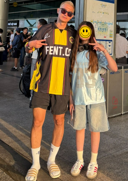 Cặp diễn viên Vbiz lại hội ngộ thân thiết dù vừa ly hôn, gọi nhau tình cảm cỡ này!- Ảnh 1.