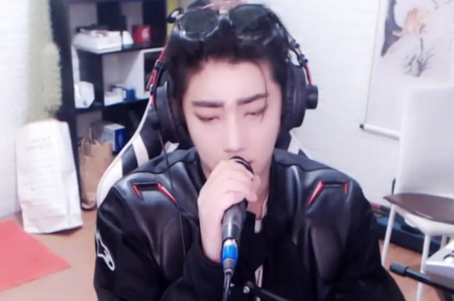 Nghiện donate, người phụ nữ bất chấp, làm điều kinh khủng với chính hai con ruột của mình- Ảnh 3. Nghiện donate, người phụ nữ bất chấp, làm điều kinh khủng với chính hai con ruột của mình- Ảnh 3.