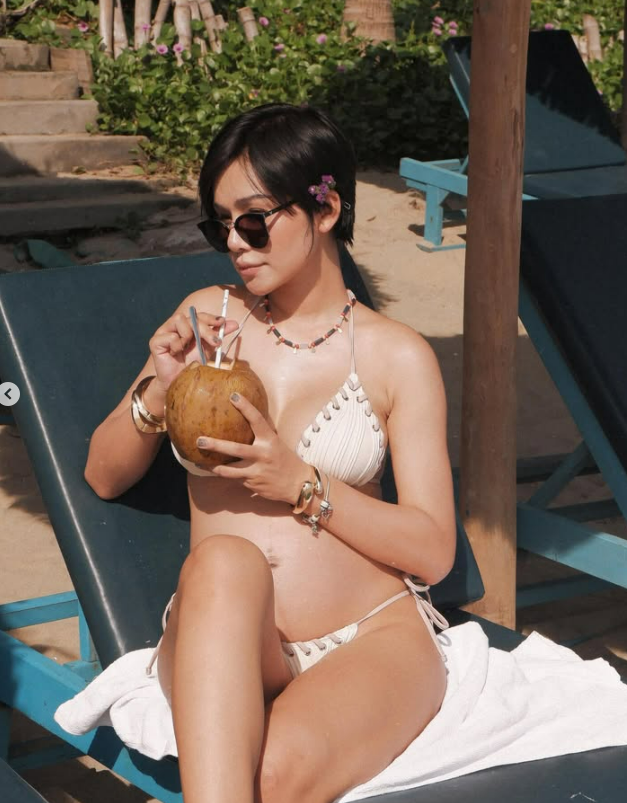 Bỏng mắt trước bộ ảnh bikini của