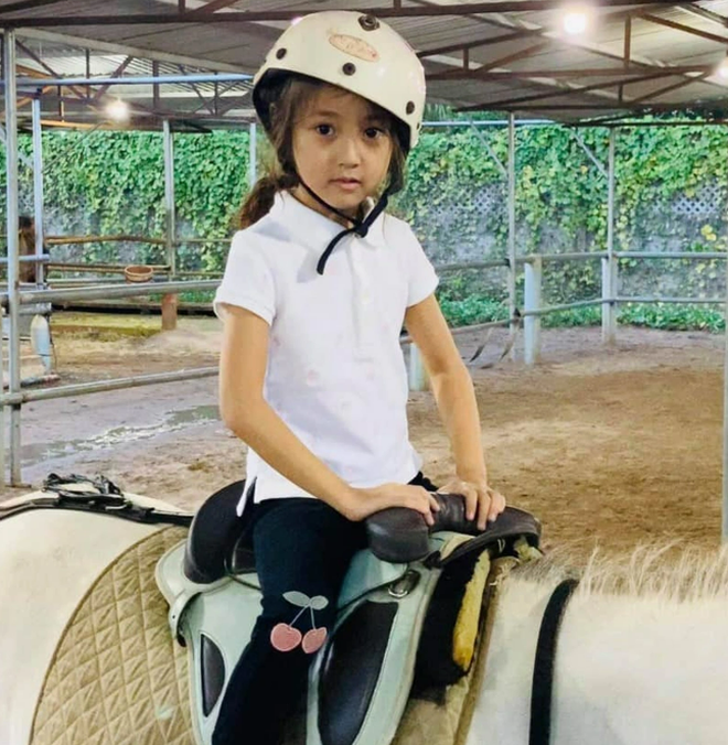 Tiểu thư nổi tiếng của Vbiz: Được ví như Hoa hậu nhí, gia đình thuộc dòng dõi quý tộc- Ảnh 10.