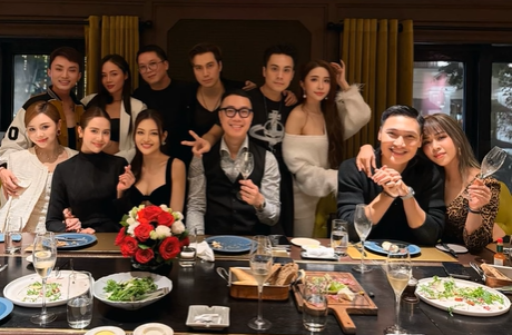 Cặp đôi diễn viên Vbiz công khai bên nhau hậu bị tóm 1001 hint yêu đương?- Ảnh 4. Cặp đôi diễn viên Vbiz công khai bên nhau hậu bị tóm 1001 hint yêu đương?- Ảnh 4.