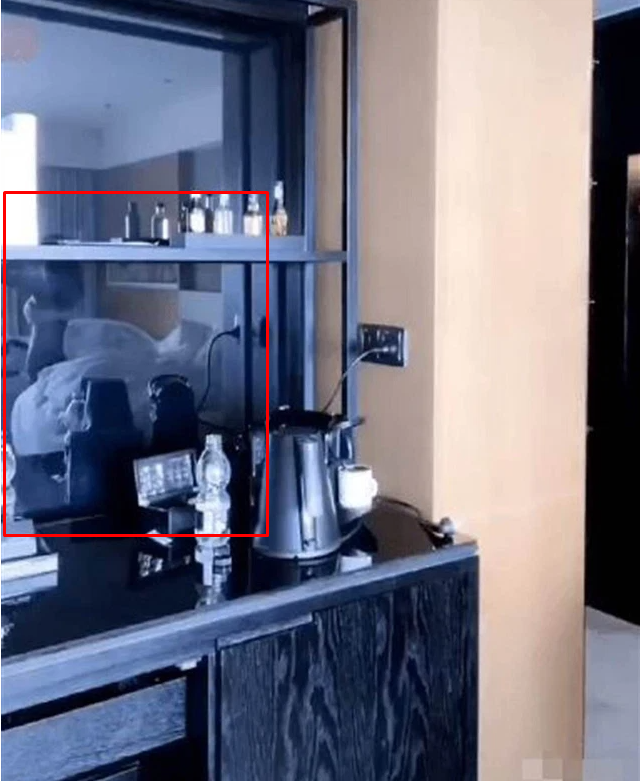 Vô ý khi lên sóng, nữ streamer gây sốc tột độ, lộ phân cảnh không mong muốn- Ảnh 2.