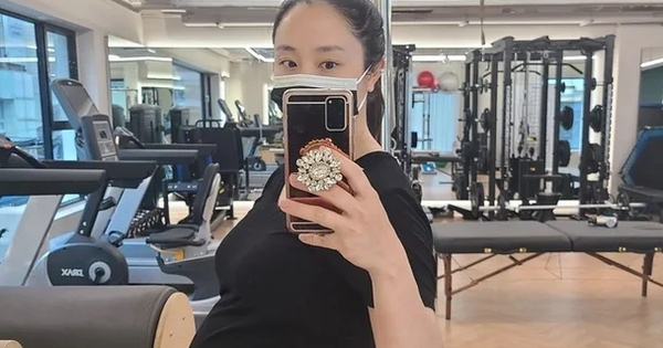 Nữ ca sĩ 8x nổi tiếng mắc hội chứng cực lạ - mất trí nhớ cơ mông 29 Nữ ca sĩ 8x nổi tiếng mắc hội chứng cực lạ - mất trí nhớ cơ mông sd 1762156702109113137420 100 0 419 610 crop 17621567105081923371856jpg