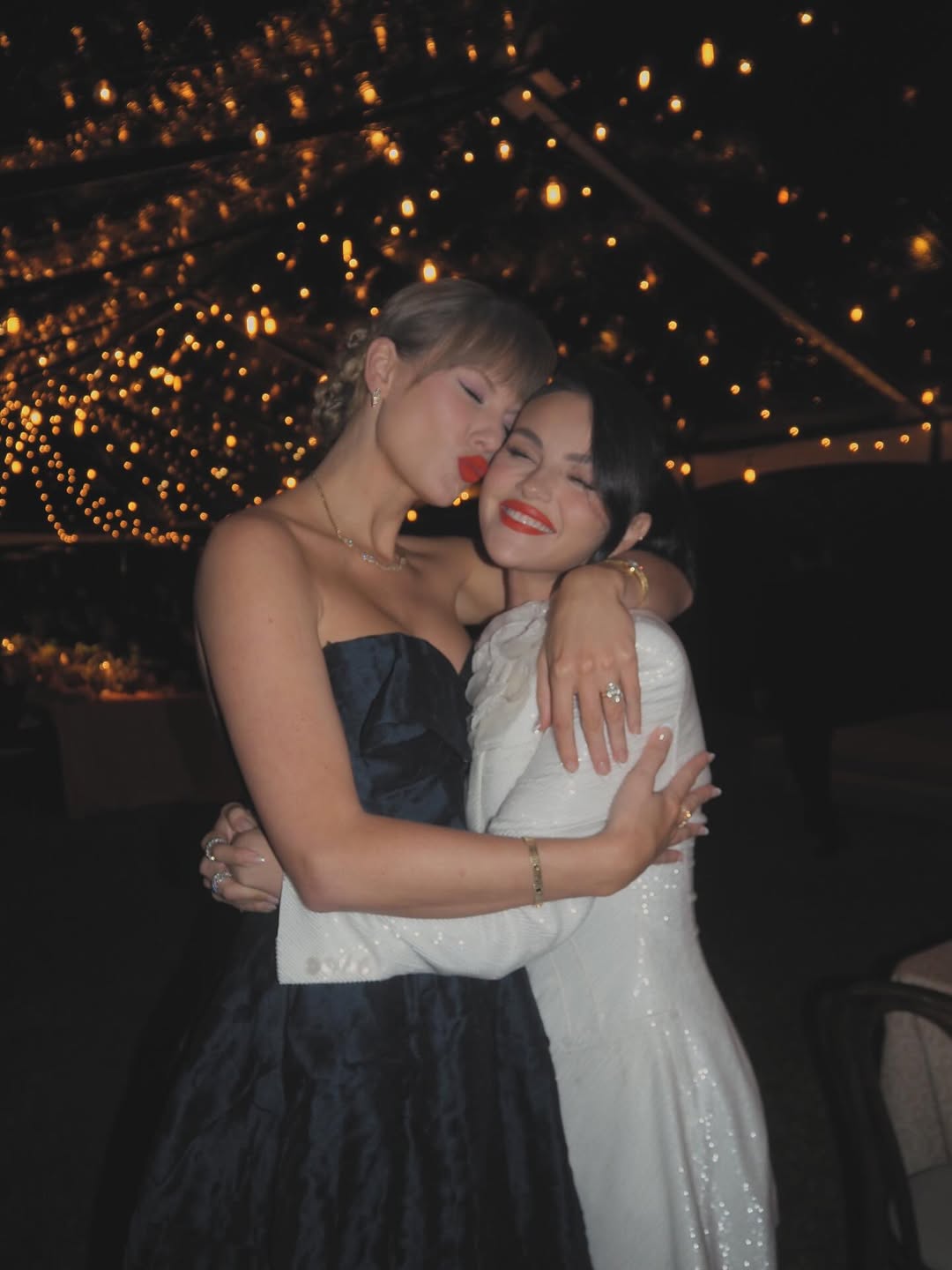 Taylor Swift tuyệt đối không dám làm 1 chuyện ở đám cưới Selena Gomez!- Ảnh 2. Taylor Swift tuyệt đối không dám làm 1 chuyện ở đám cưới Selena Gomez!- Ảnh 2.