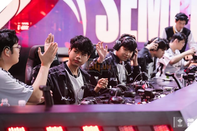 AIC 2025: Full Sense Thang Tien Chung Ket Tong, Flash Wolves Va Bacon Times Vao Ban Ket 3 4 Full Sense - chủ nhân tấm vé đầu tiên đến với Chung kết tổng AIC 2025