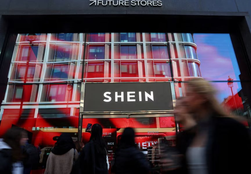 Kinh đô thời trang Paris ‘nổi giận’ khi Shein mở cửa hàng vật lý ngay giữa phố trung tâm, bán những chiếc váy giá chỉ 12 euro- Ảnh 1.
