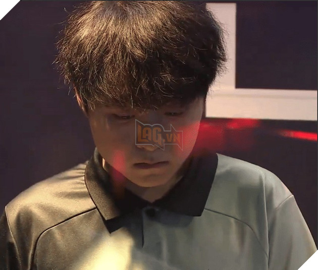 LMHT: Hình ảnh của ShowMaker khiến cộng đồng xót xa cho một nhà Cựu Vô địch CKTG