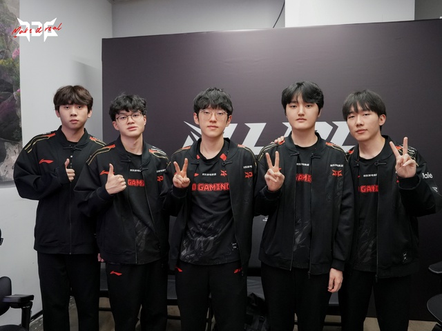 Siêu Xạ Thủ một thời của LCK bị loại bởi dàn Hàn Siêu Xạ Thủ một thời của LCK bị loại bởi dàn Hàn