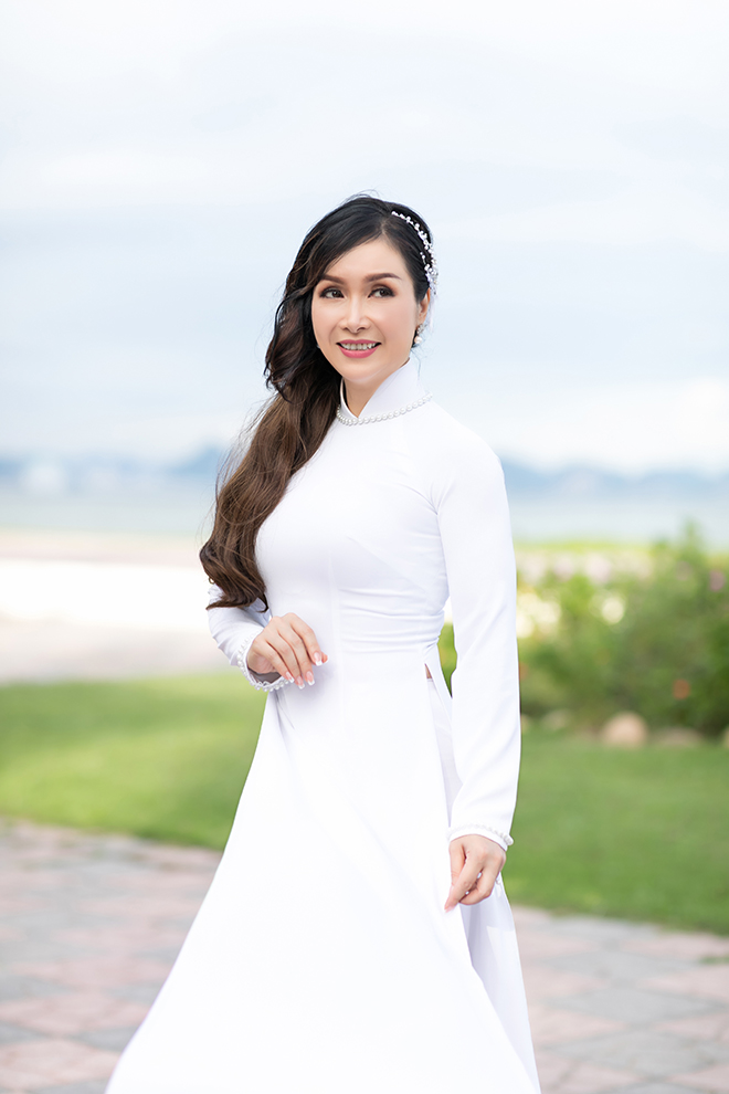 Showbiz Việt có Hoa hậu chỉ cao 1,58m: Gia thế cực khủng, sống bí ẩn bên trong biệt thự 70 tỷ- Ảnh 3.