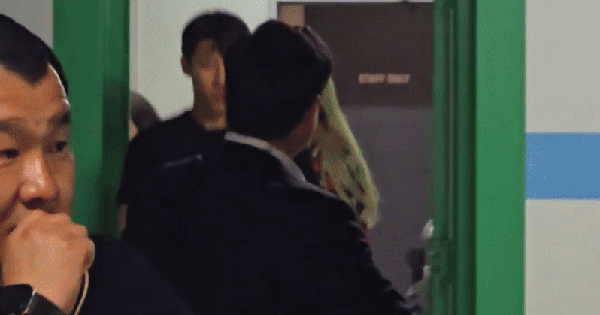 Điều tra khẩn “bông hồng lai” đắt giá nhất showbiz sm 1762562716077517695138 326 0 745 800 crop 1762562759981508036961gifpng