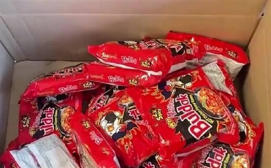 Ăn mì cay đến mức thủng dạ dày, nữ streamer