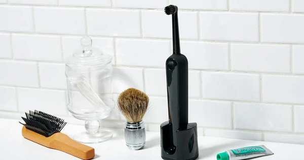 Phát hiện chồng đưa bồ nhí về nhà nhờ chiếc bàn chải thông minh smart toothbrush 11371819 1748420895753 1748420896677412113740 0 0 450 720 crop 174842091381170753392png