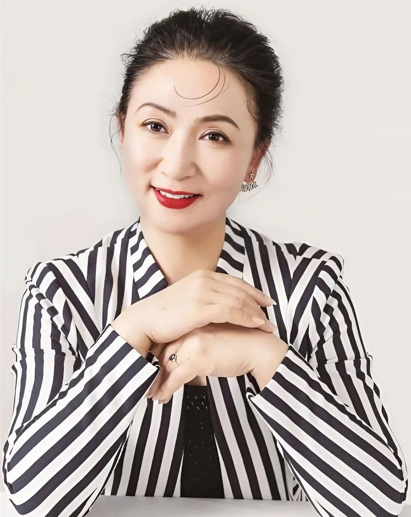 Chấn động giới văn nghệ sĩ Trung Quốc- Ảnh 1.