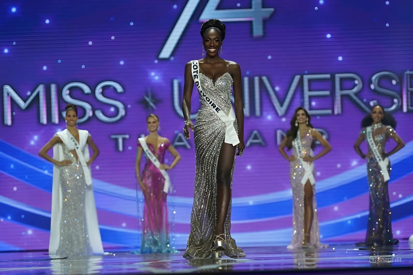 4 Á hậu Hoa hậu Hoàn vũ 2025 gây tiếc nuối- Ảnh 24. 4 Á hậu Hoa hậu Hoàn vũ 2025 gây tiếc nuối- Ảnh 24.
