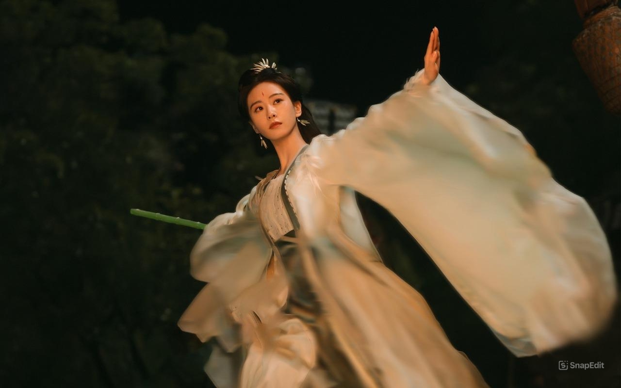 Lưu Thi Thi 17 tuổi đẹp khủng khiếp: Khó tin nhan sắc đỉnh cao cỡ này, xứng danh ngọc nữ của làng phim Trung Quốc- Ảnh 2.