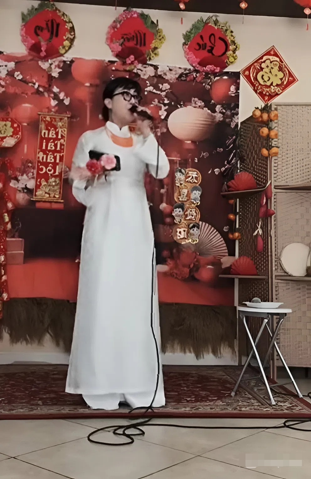 Nữ NSƯT là mỹ nhân nức tiếng: Cô đơn sau 2 đời chồng, bưng bê, làm nail, 1 mình nuôi con ở xứ người- Ảnh 5.