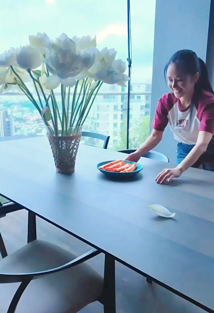 Cuộc sống của nữ diva trong penthouse rộng 650m2 ở phường An Khánh sau 6 tháng phát hiện bị ung thư- Ảnh 3.