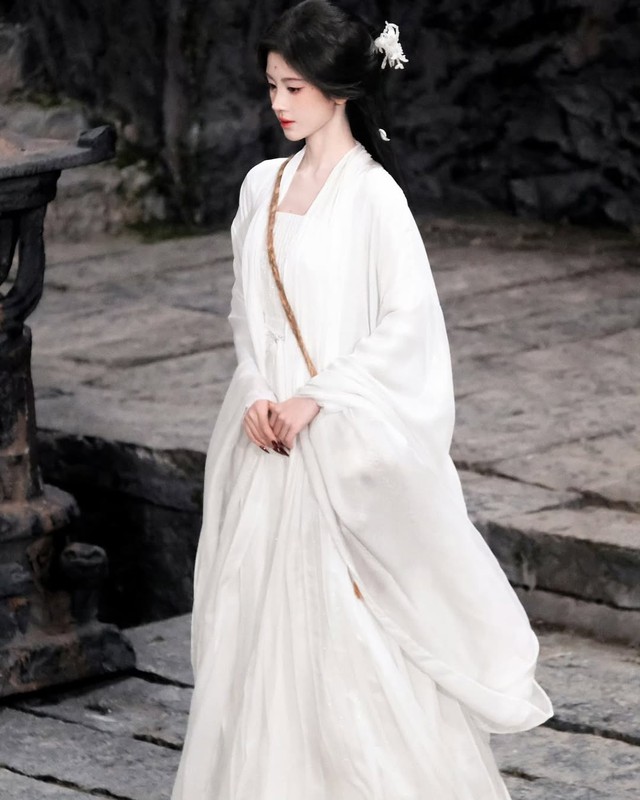 5 bạch y nữ tử đẹp rụng rời trên màn ảnh Hoa ngữ: Nhan sắc tựa sương mai chạm gió, khán giả ngỡ mình đang mơ- Ảnh 13.