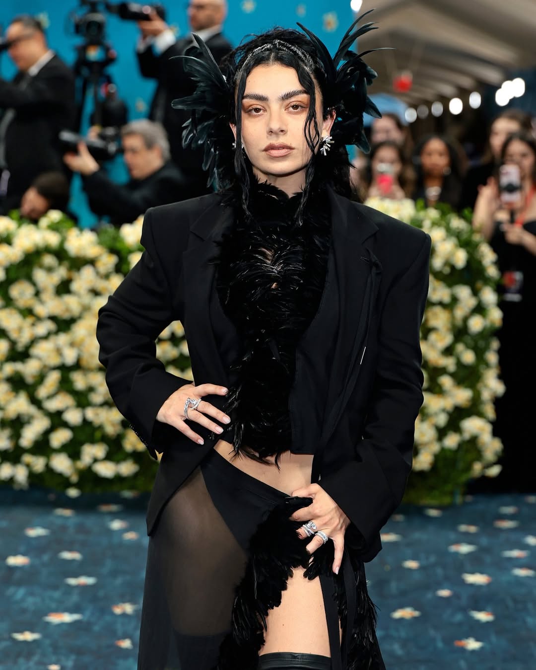 Lisa (BLACKPINK) và dàn mỹ nhân Hollywood diện thời trang