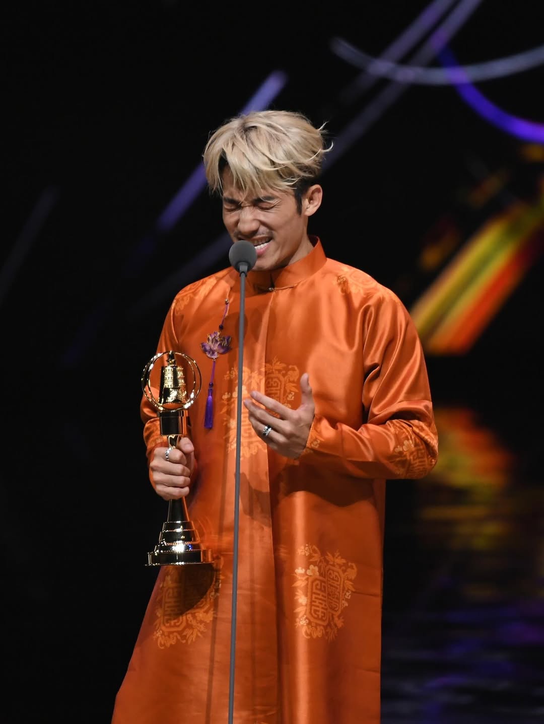 Tuyên bố gây bão MXH Trung Quốc của Liên Bỉnh Phát sau khi lên ngôi Thị đế Kim Chung!- Ảnh 2.