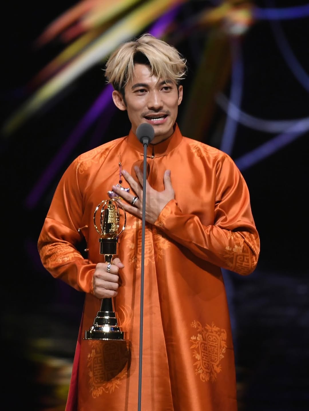 "Đệ nhất mỹ nhân xứ Đài" mê Liên Bỉnh Phát như điếu đổ! snapins ai3746178137786041522 1760876310221 17608763116071095781392