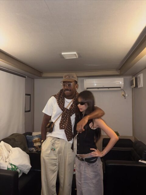 Gấp lắm rồi: Sợ Jennie (BLACKPINK) ngày càng say đắm bên người mới, V (BTS) liền công khai giành giật?- Ảnh 2.