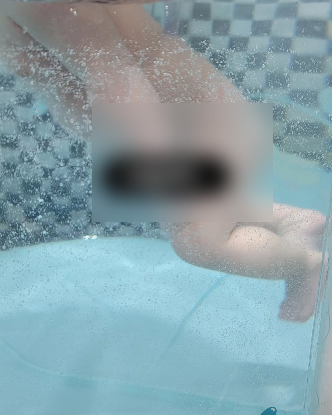 Ảnh con trai 2 tháng tuổi của Lee Dong Wook khiến MXH bùng nổ- Ảnh 2. Ảnh con trai 2 tháng tuổi của Lee Dong Wook khiến MXH bùng nổ- Ảnh 2.