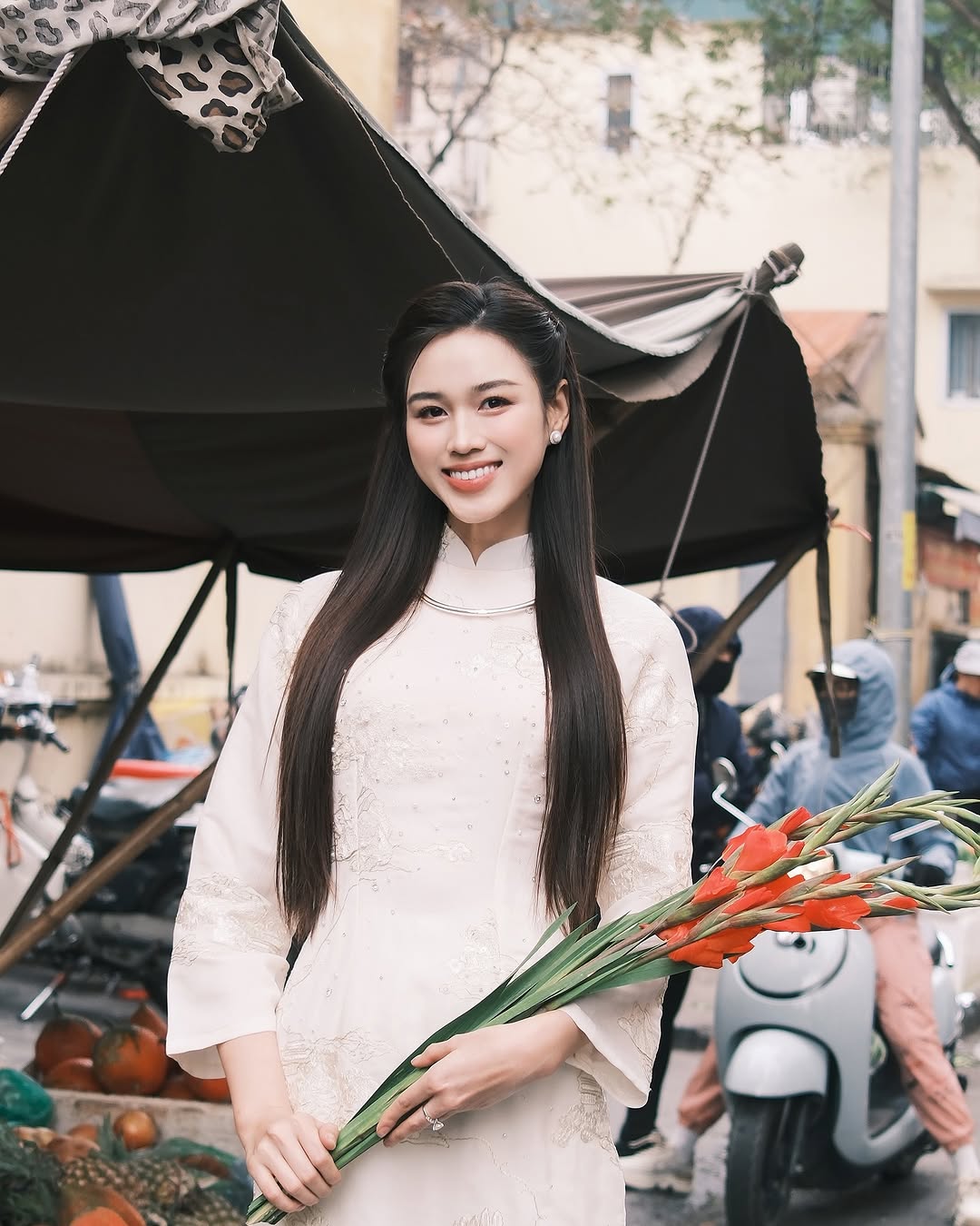 Ngày 30 Tết, nghe nàng hậu tuổi Tỵ Đỗ Thị Hà chia sẻ về