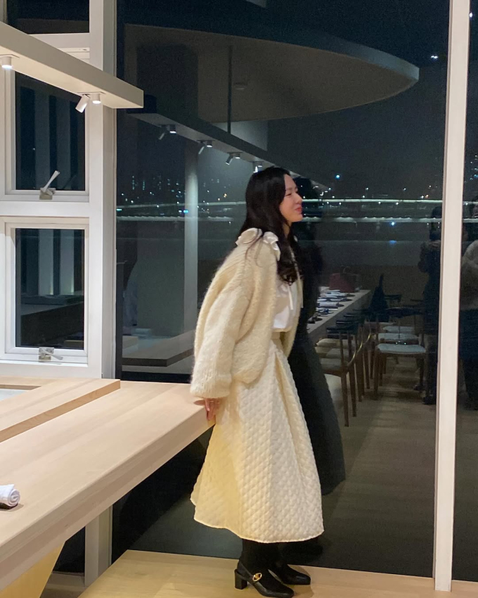 "Mẹ 1 con" Son Ye Jin tự tin khoe nhan sắc thật ở tuổi 43 trước "cam thường", vẻ ngoài ra sao mà gây bão MXH? snapinstaapp474871433184828758970443392277358810658406895n1080 0823 1737696588635 173769658870393087257 1737706847061 17377068471581523681145