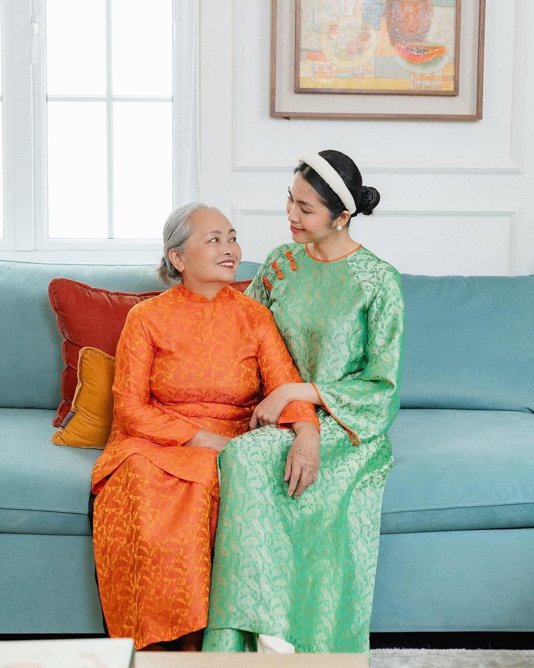 Tăng Thanh Hà khoe khoảnh khắc diện áo dài cạnh mẹ, ai cũng xuýt xoa vì quá đẹp- Ảnh 2. Tăng Thanh Hà khoe khoảnh khắc diện áo dài cạnh mẹ, ai cũng xuýt xoa vì quá đẹp- Ảnh 2.