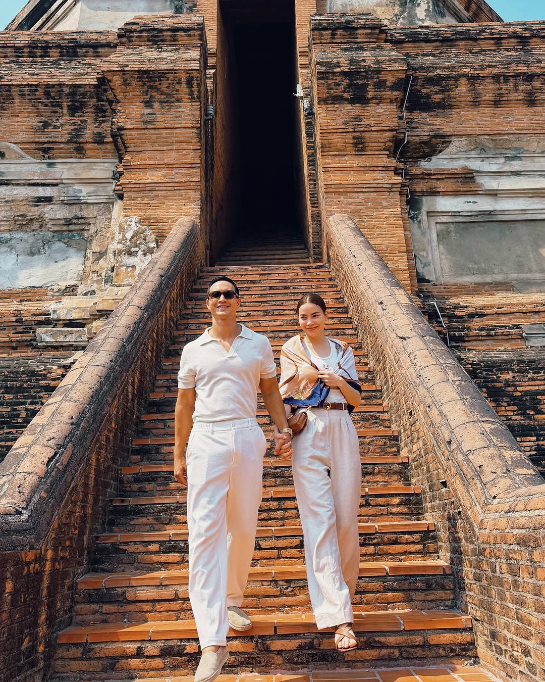 Đôi bạn từng thân Hà Hồ - Lệ Quyên: Người được chồng Việt Kiều hộ tống khắp nơi, người được tình trẻ tặng quà vẫn bị Đôi bạn từng thân Hà Hồ - Lệ Quyên: Người được chồng Việt Kiều hộ tống khắp nơi, người được tình trẻ tặng quà vẫn bị