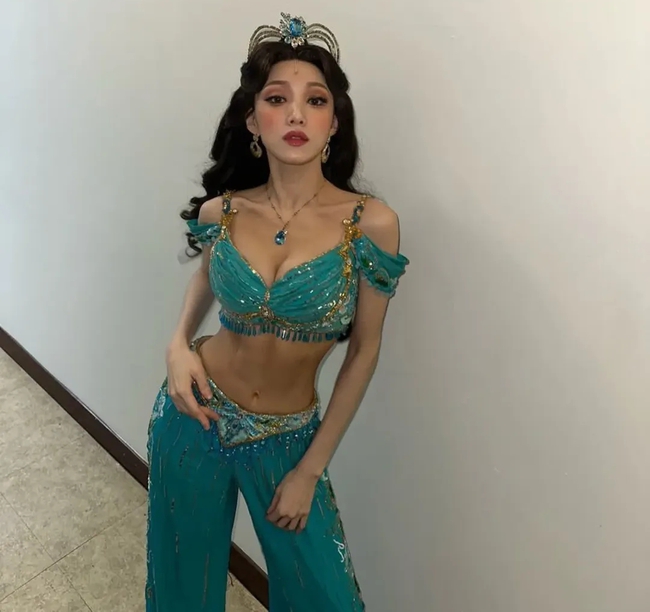 "Công chúa Jasmine" Hàn Quốc khiến triệu người mê mẩn: Nhan sắc đẹp ngỡ ngàng, body bốc lửa càng ngắm càng mê snapinstapp482979948183471973871472117594650966633314839n1080 1741600225673756704258 1741620224108 1741620224280468209076