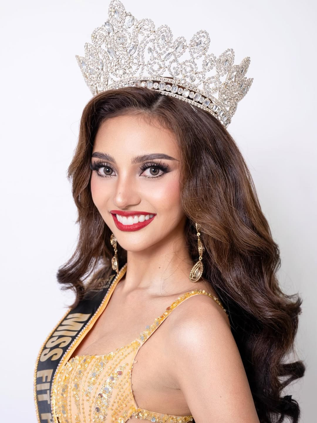 Mặc bikini khi đăng quang hoa hậu- Ảnh 1.