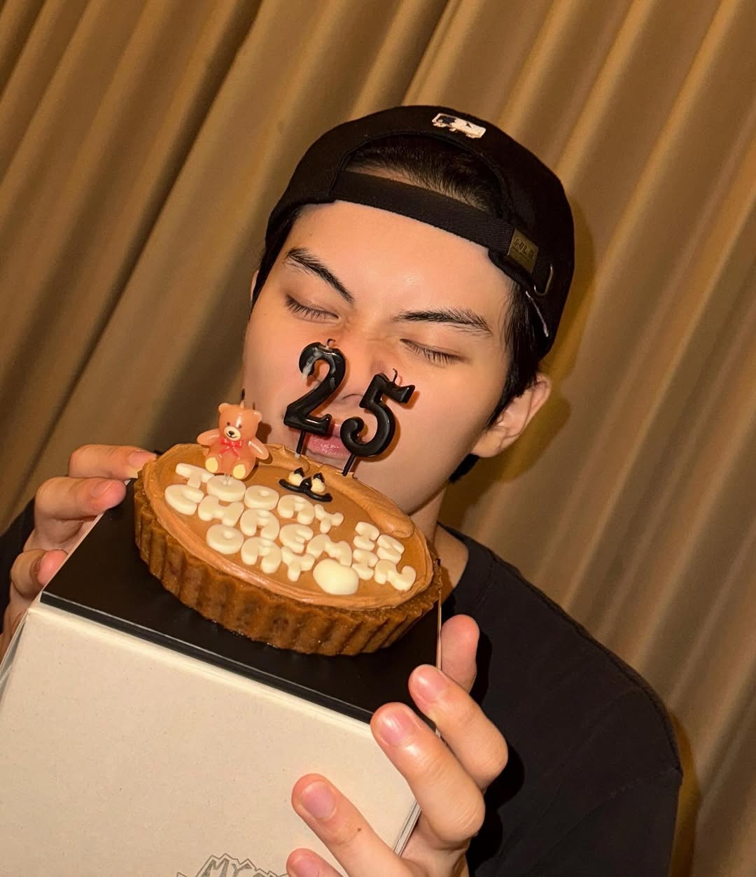 Mỹ nam 2K đang thống trị 42 quốc gia chính thức công khai bạn gái, thuyền couple với Yoona (SNSD) lật tan tành!- Ảnh 4. Mỹ nam 2K đang thống trị 42 quốc gia chính thức công khai bạn gái, thuyền couple với Yoona (SNSD) lật tan tành!- Ảnh 4.