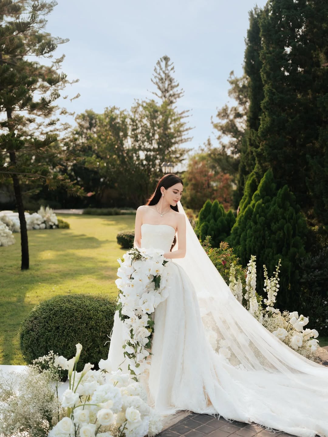 Ngắm đám cưới của