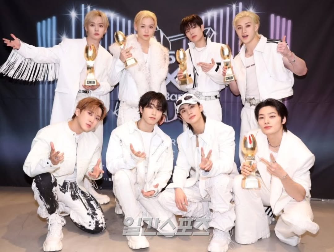 Động thái gây bão của dàn mỹ nam hot nhất showbiz ngay giữa sự kiện lớn- Ảnh 4.