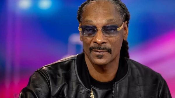 Rapper Snoop Dogg Phê Phán Việc Thể Hiện LGBTQ Trong Bộ Phim Lightyear Của Disney snoop dogg aprdjpg