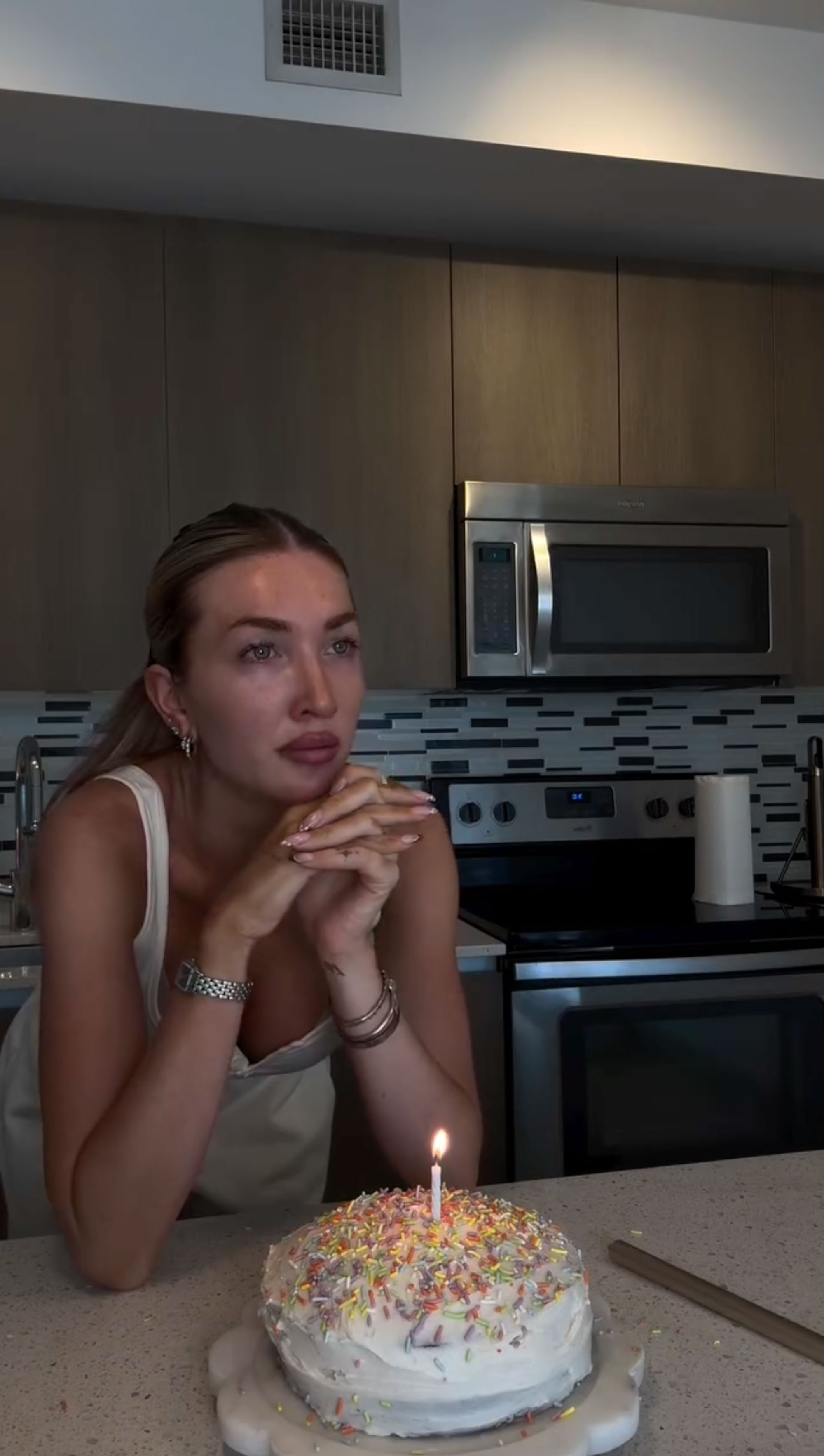 Gần 1 năm sau khi Liam Payne (One Direction) qua đời, bạn gái để lại 1 bức thư gây đau lòng- Ảnh 2.