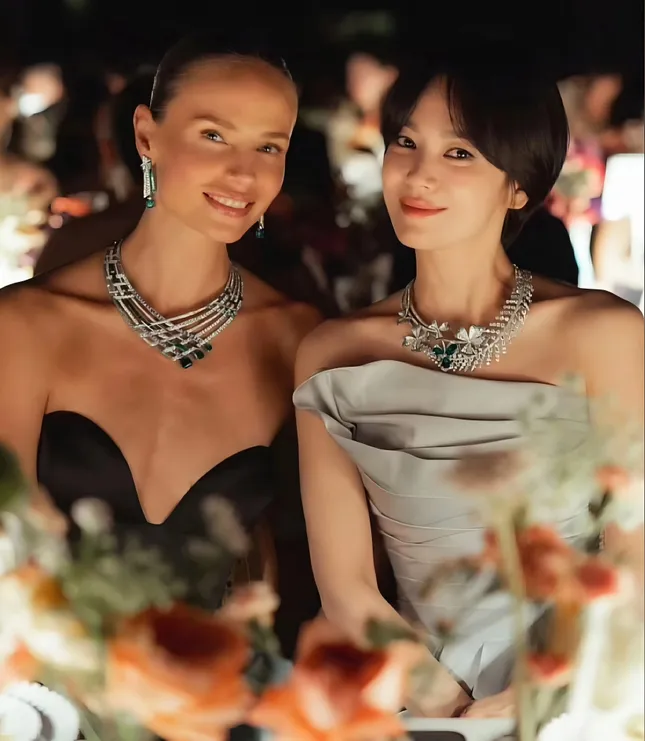 Bức ảnh gây tranh cãi của Song Hye Kyo- Ảnh 2.