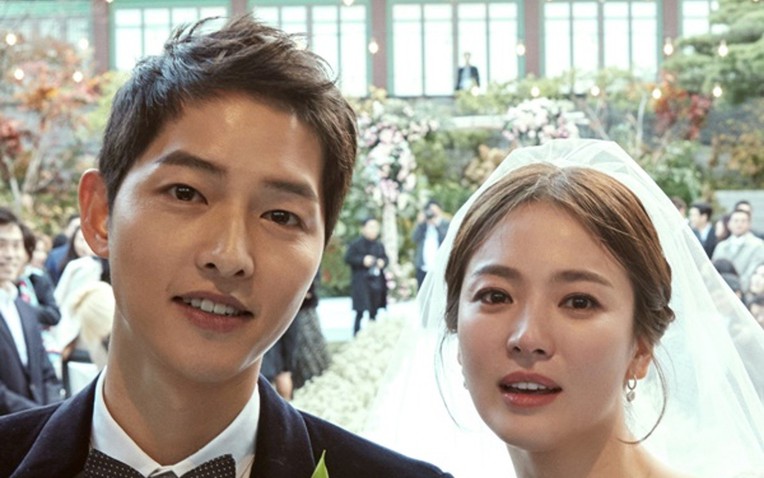 Phát ngôn “10 giờ tối không được đi uống với bạn khác giới” của Song Joong Ki gây tranh cãi, netizen lại gọi tên Song Hye Kyo- Ảnh 1.