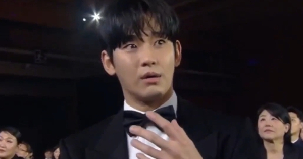 Ji Soo lên truyền hình tuyên bố dậy sóng về Kim Soo Hyun 28 Ji Soo lên truyền hình tuyên bố dậy sóng về Kim Soo Hyun soo1 17440858154891126609647 0 0 809 1545 crop 1744085919706751762414jpg