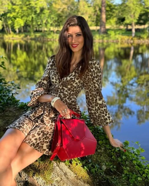 Bị lừa ngoạn mục vì kẻ mạo danh mỹ nhân Pháp- Ảnh 1.