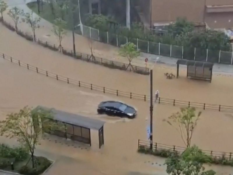 Toàn cảnh lũ lụt kinh hoàng ở Hàn Quốc: